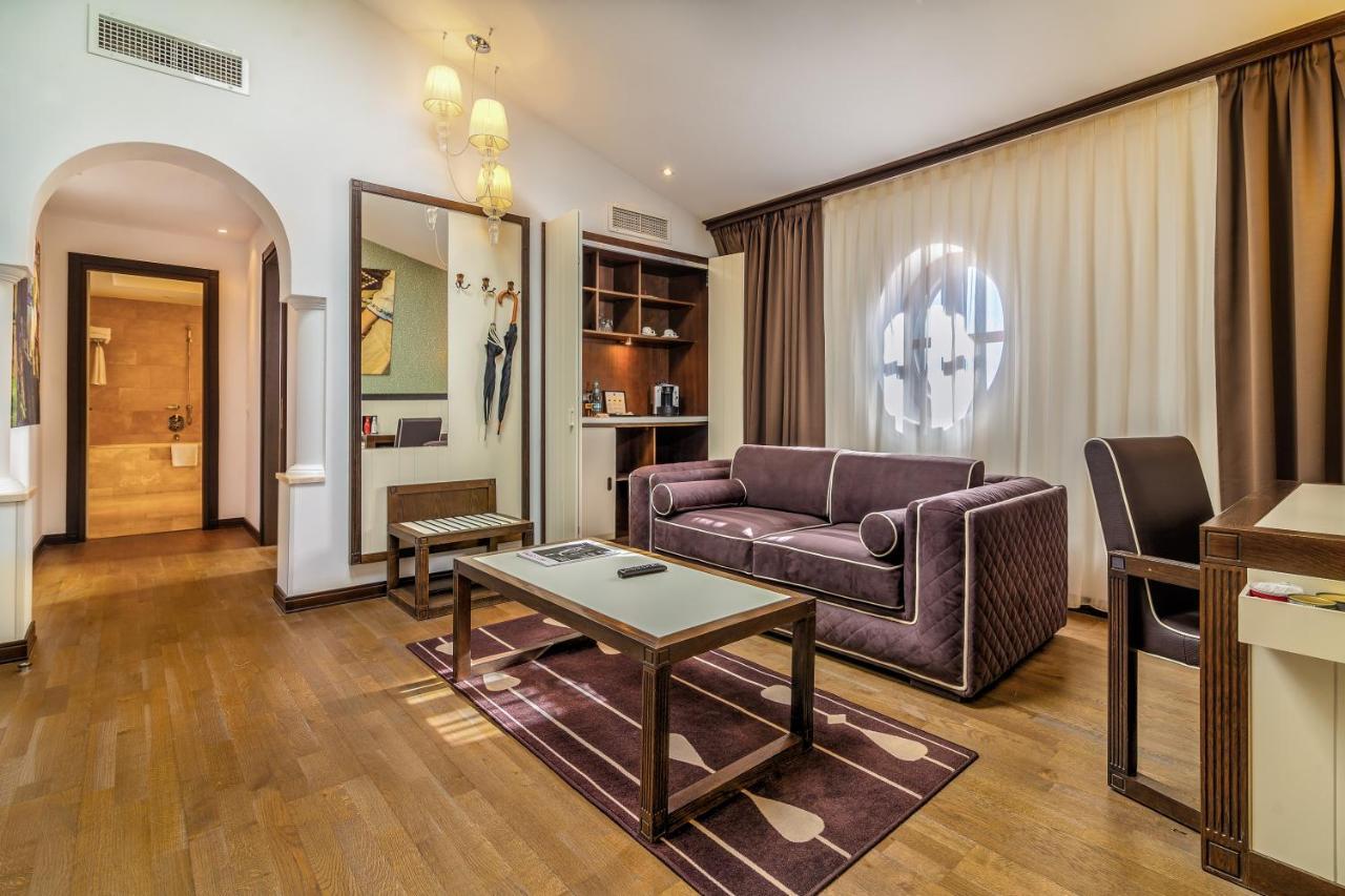Epoque Hotel - Relais & Chateaux Bukarest Kültér fotó